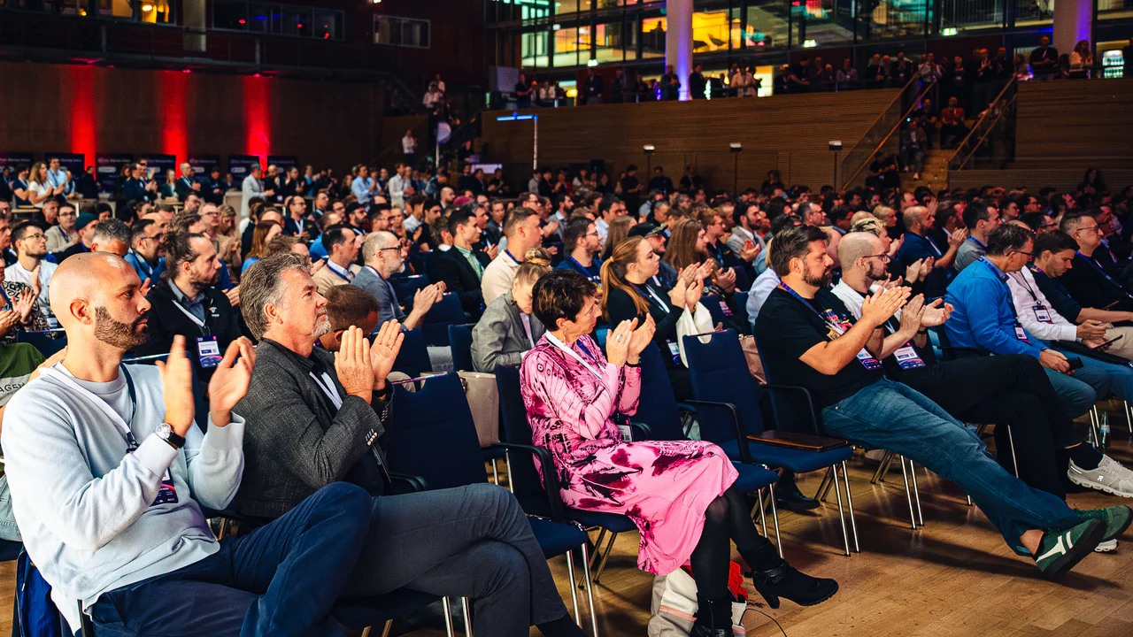 Brains on Silicon Publikum im Plenum