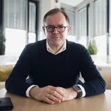 Dr. Volker Glaeser